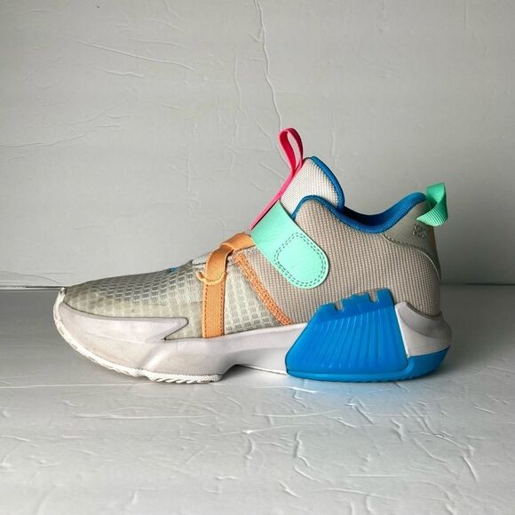 Nike LeBron Witness 7 Little Kids' Basketball Sneakers Size 2.5Y Fog Grey MultiC - Picture 6 of 10